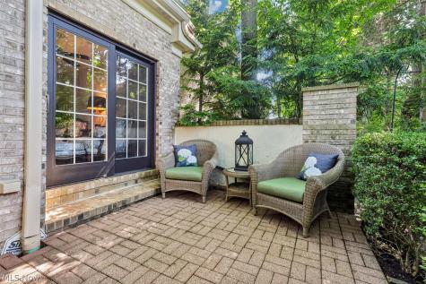 2256 Pebble Cove Westlake OH 44145