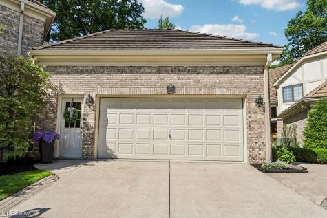 2256 Pebble Cove Westlake OH 44145