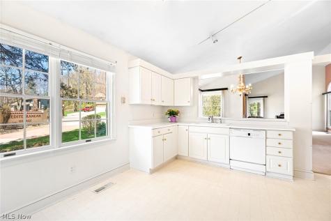 447 Armante Court Akron OH 44313