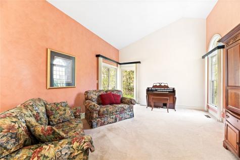 447 Armante Court Akron OH 44313