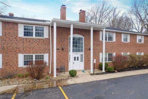 2736 Pease Drive Rocky River OH 44116