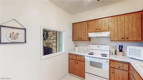 2736 Pease Drive Rocky River OH 44116