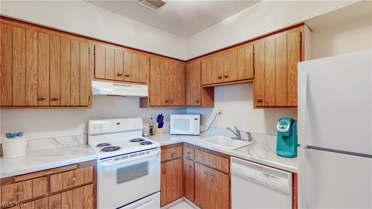 2736 Pease Drive Rocky River OH 44116