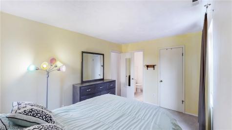 2736 Pease Drive Rocky River OH 44116