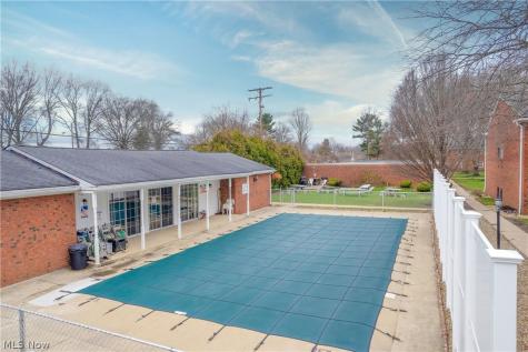 2736 Pease Drive Rocky River OH 44116