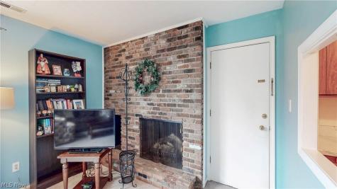 2736 Pease Drive Rocky River OH 44116