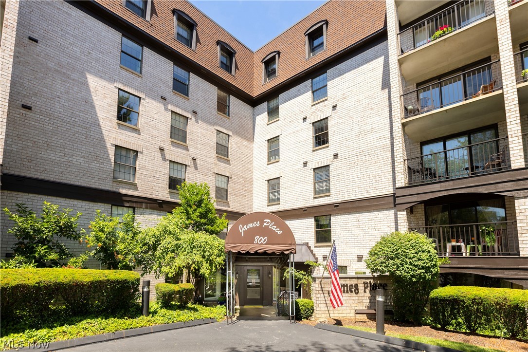 Westlake OH, 800 Brick Mill Run, Unit 503