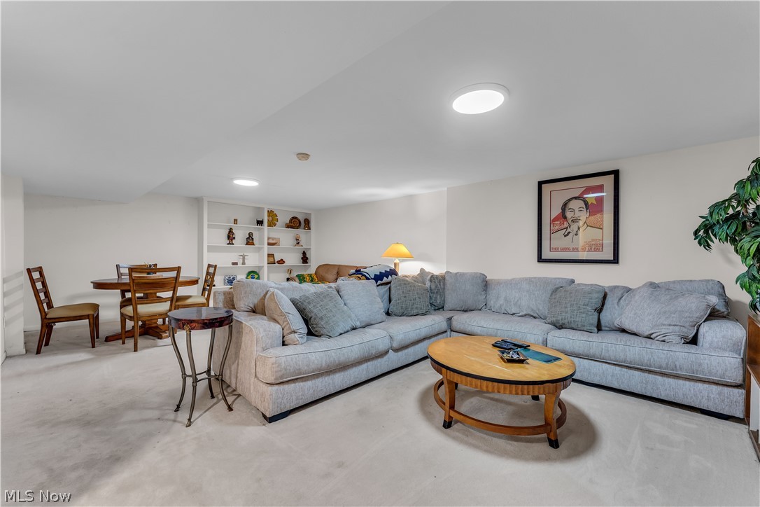 36 Oakshore Drive Bratenahl OH 44108