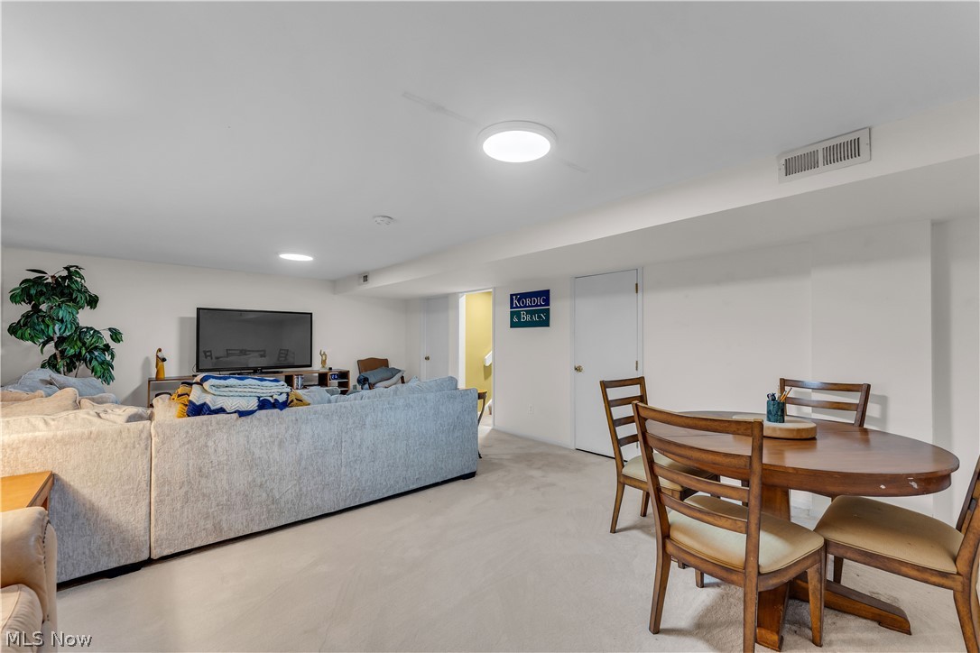 36 Oakshore Drive Bratenahl OH 44108