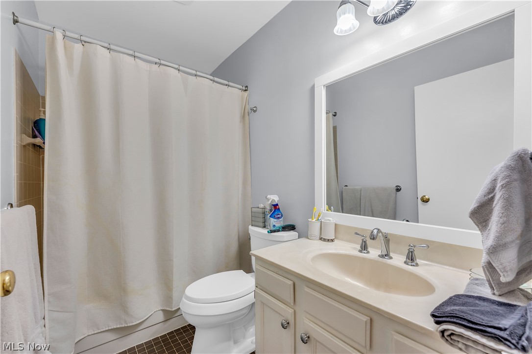 36 Oakshore Drive Bratenahl OH 44108