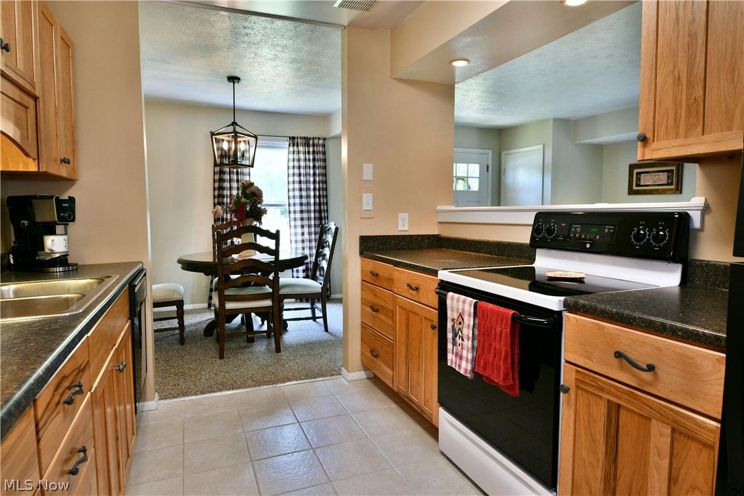 2832 Ivy Hill Circle Cortland OH 44410