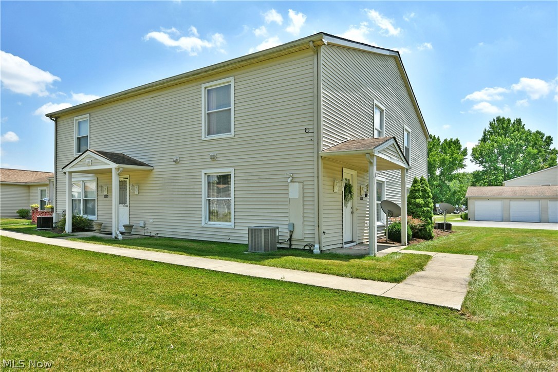 2832 Ivy Hill Circle Cortland OH 44410