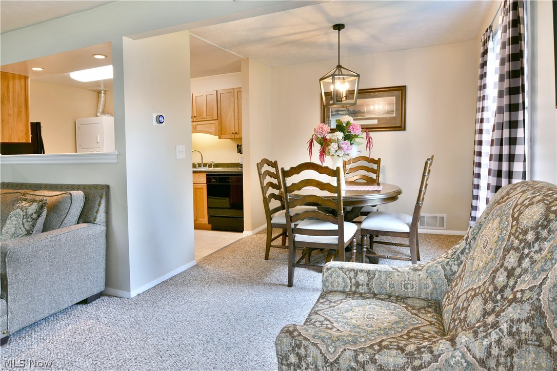 2832 Ivy Hill Circle Cortland OH 44410