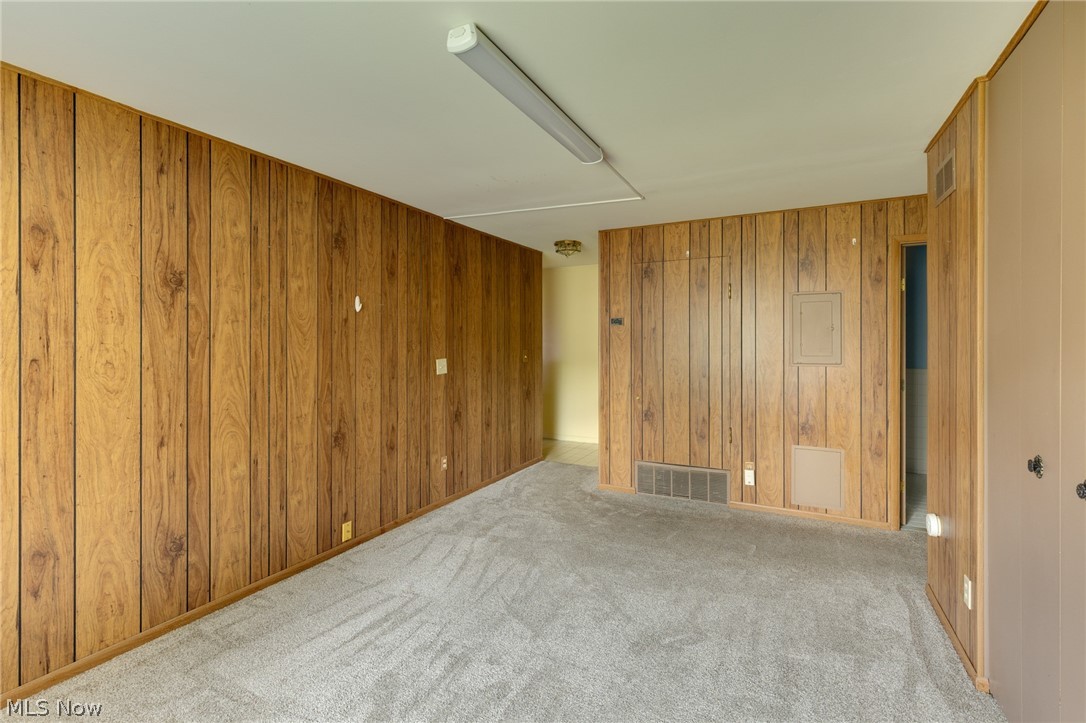 255 N Portage Path Akron OH 44303