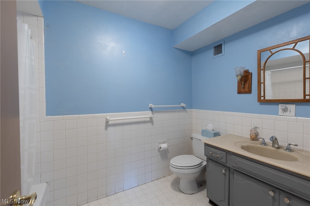 255 N Portage Path Akron OH 44303
