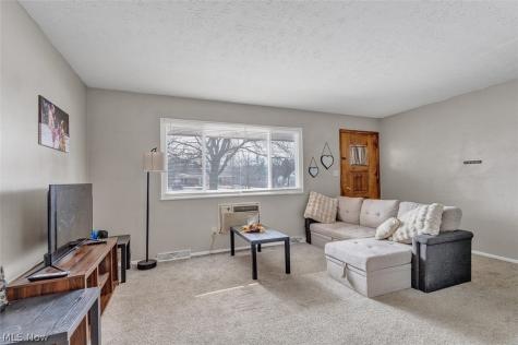 2472 Warren Parkway Twinsburg OH 44087