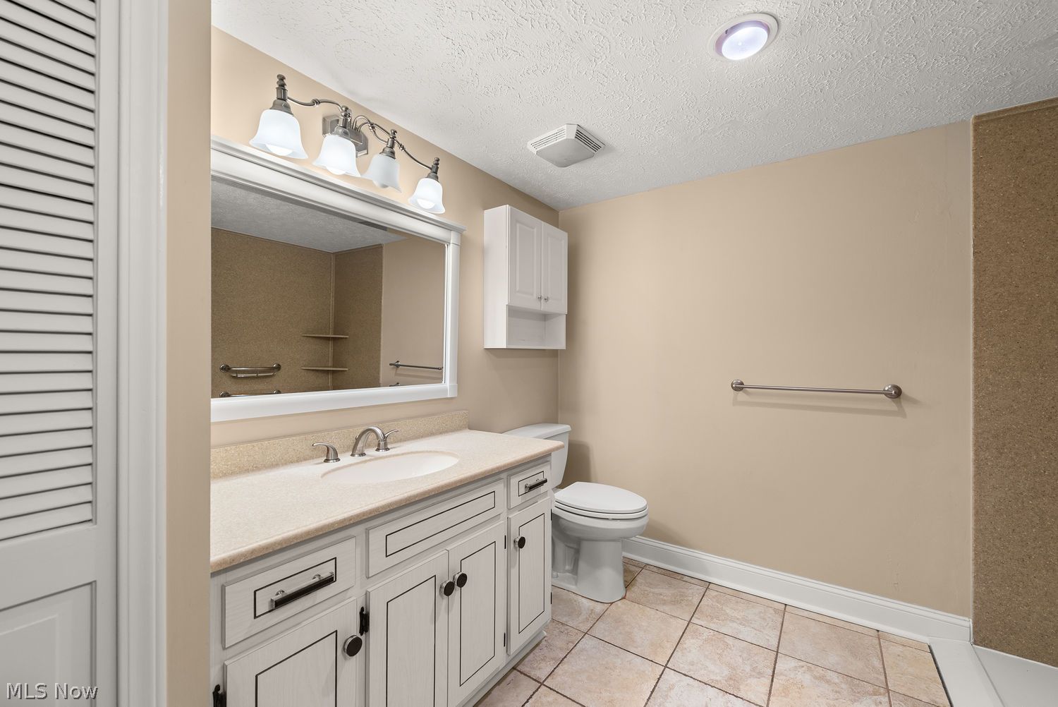 1931 King James Parkway Westlake OH 44145