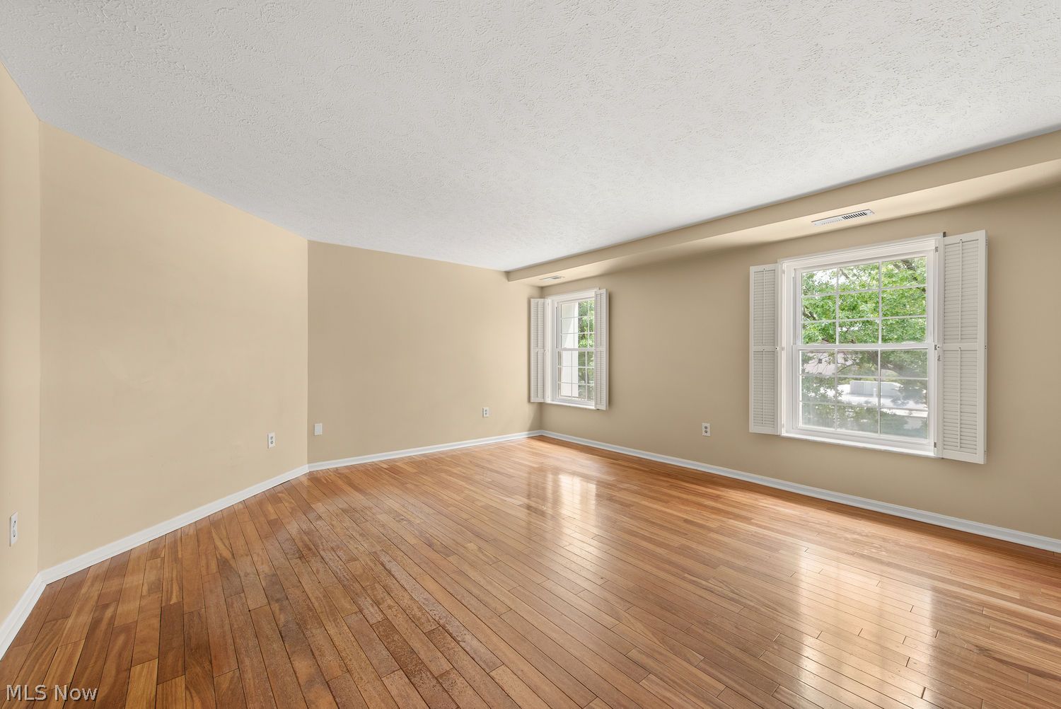 1931 King James Parkway Westlake OH 44145