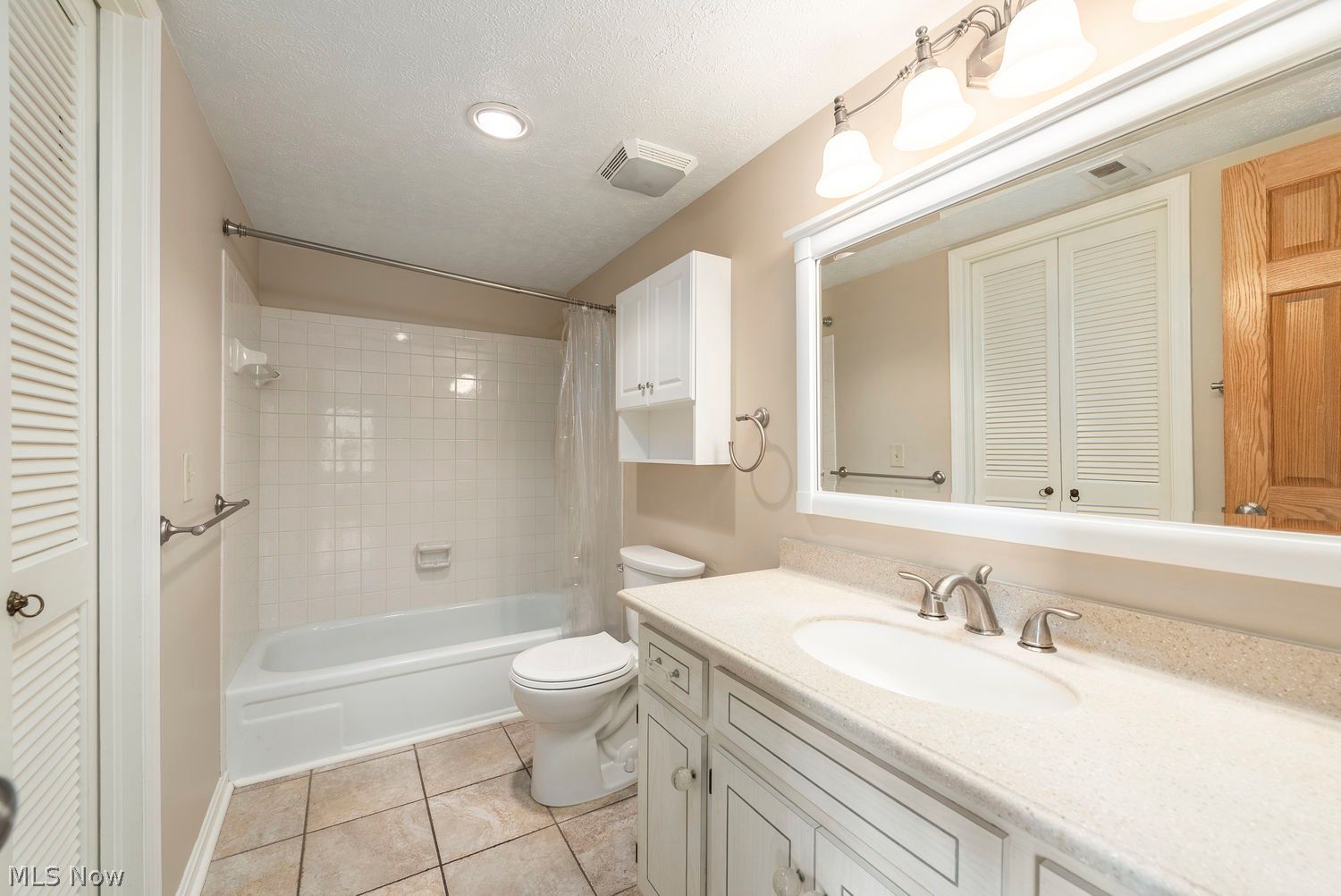 1931 King James Parkway Westlake OH 44145