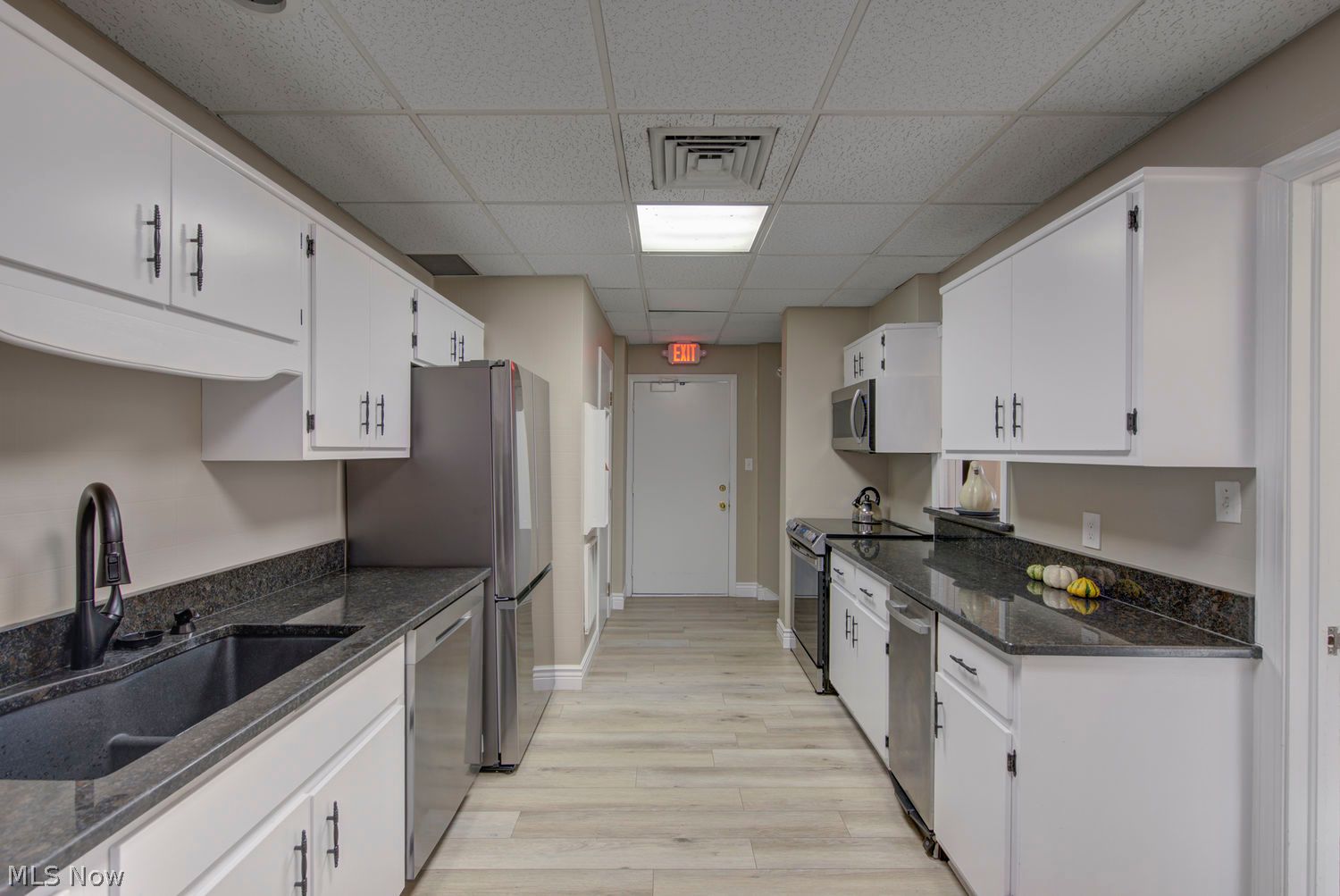 1931 King James Parkway Westlake OH 44145