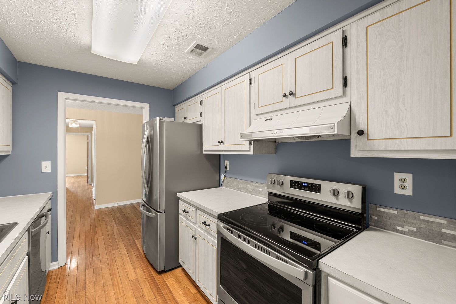 1931 King James Parkway Westlake OH 44145
