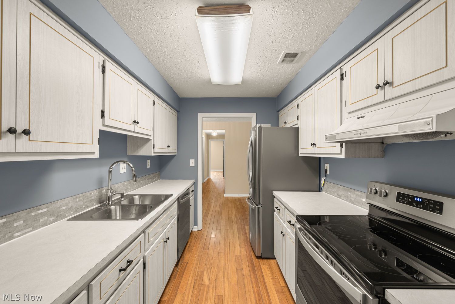 1931 King James Parkway Westlake OH 44145