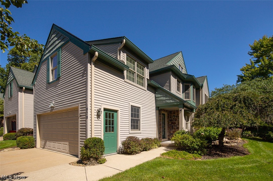 878 Hampton Court Sagamore Hills OH 44067
