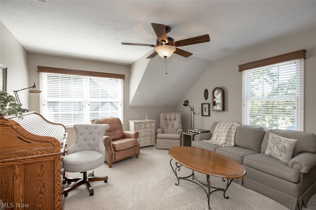 878 Hampton Court Sagamore Hills OH 44067