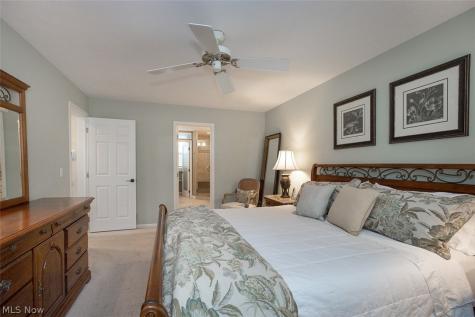 878 Hampton Court Sagamore Hills OH 44067