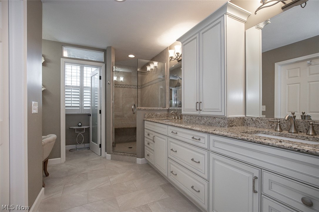 878 Hampton Court Sagamore Hills OH 44067
