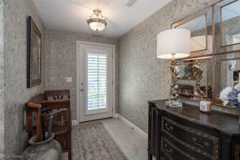 878 Hampton Court Sagamore Hills OH 44067