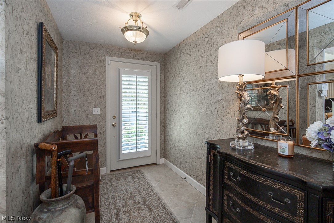 878 Hampton Court Sagamore Hills OH 44067