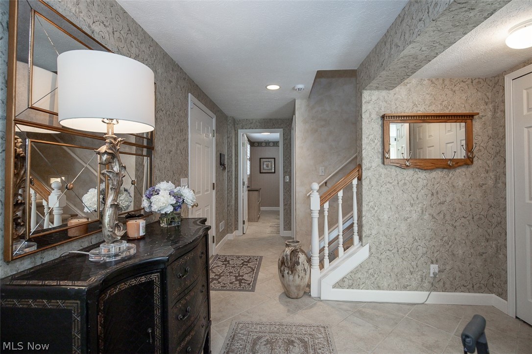 878 Hampton Court Sagamore Hills OH 44067