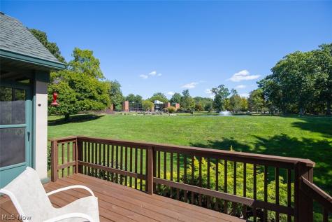 878 Hampton Court Sagamore Hills OH 44067