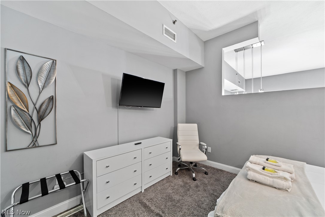 408 W Saint Clair Avenue Cleveland OH 44113