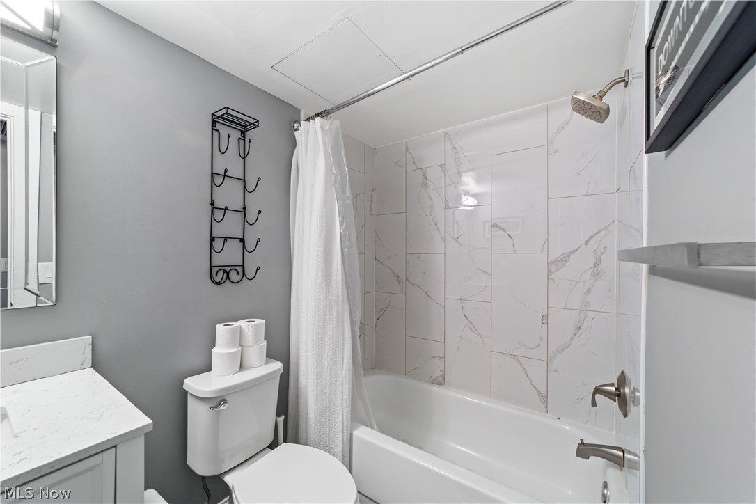 408 W Saint Clair Avenue Cleveland OH 44113