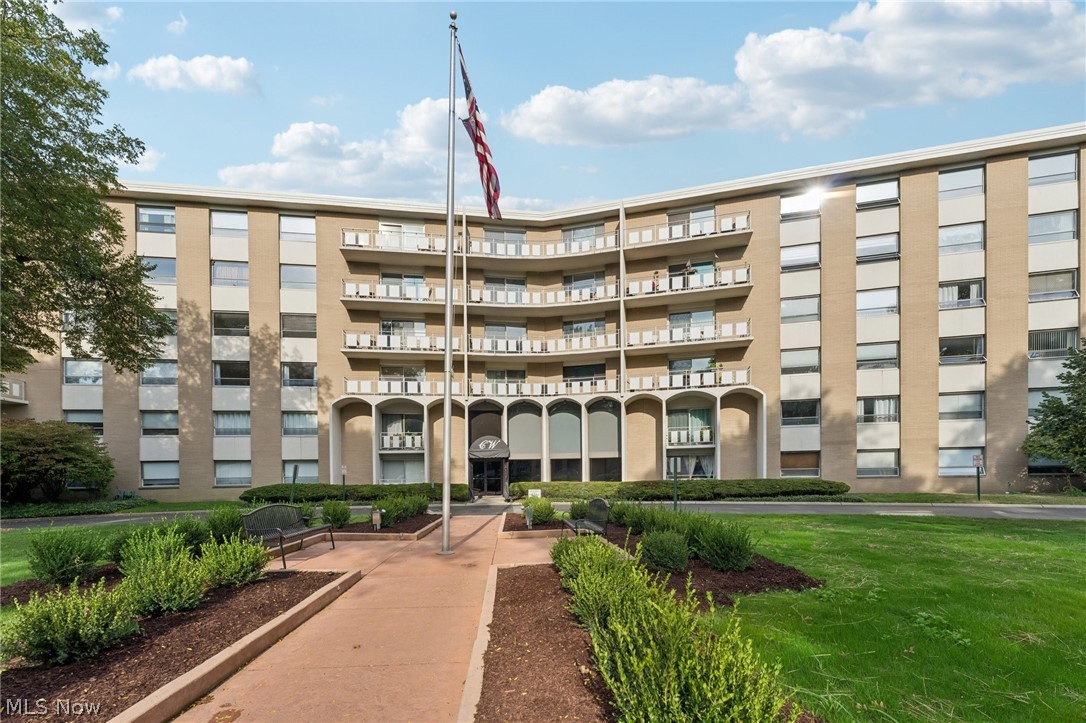 Rocky River OH, 3400 Wooster Road, Unit 521