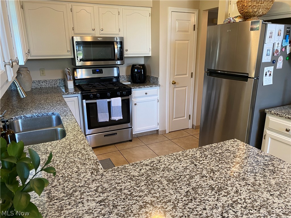 10455 Scottsdale Drive Strongsville OH 44136