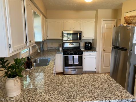 10455 Scottsdale Drive Strongsville OH 44136