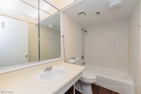 10 Trenton Square Euclid OH 44143