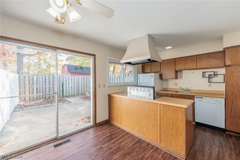 10 Trenton Square Euclid OH 44143