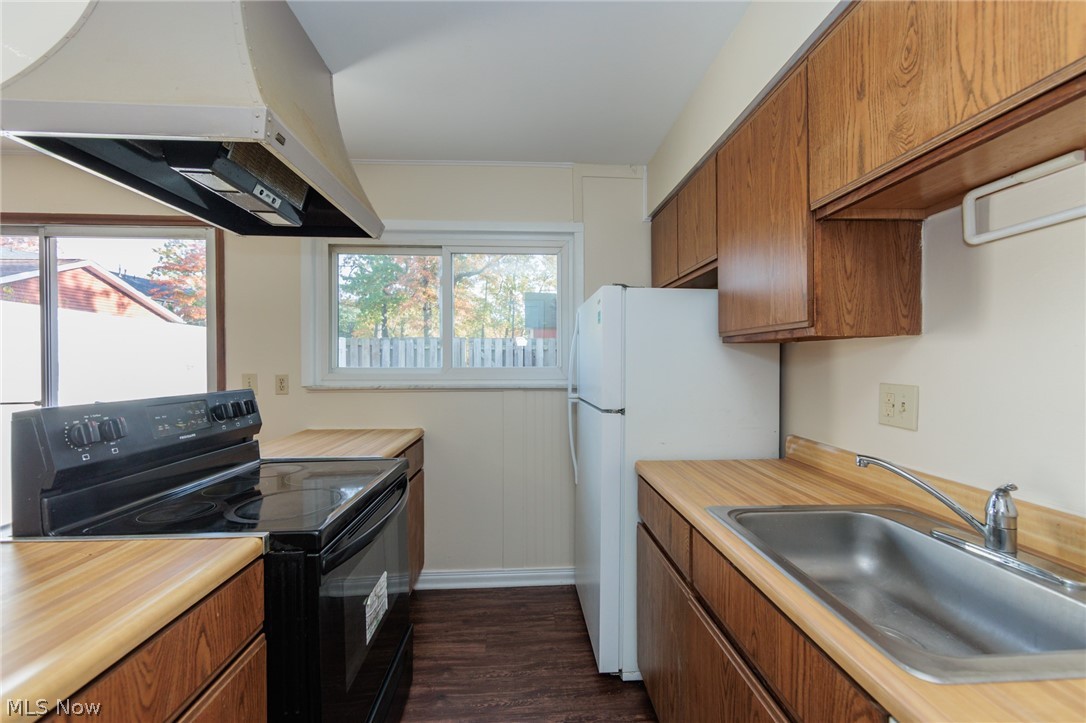 10 Trenton Square Euclid OH 44143