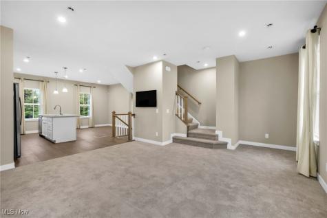 316 E Reno Drive Louisville OH 44641