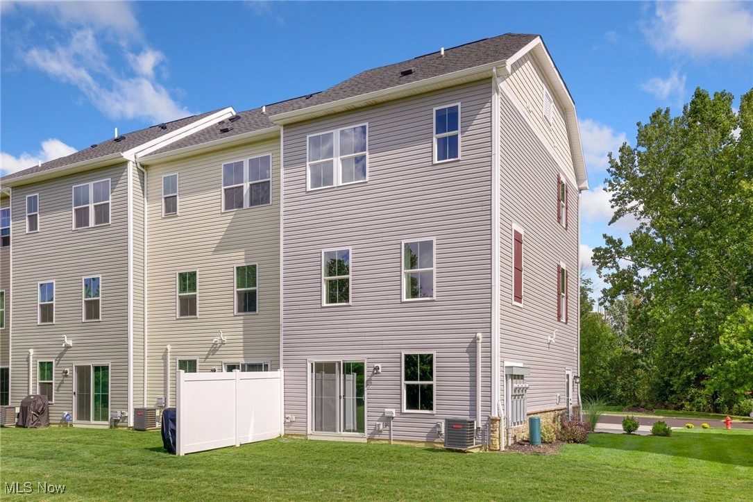 316 E Reno Drive Louisville OH 44641