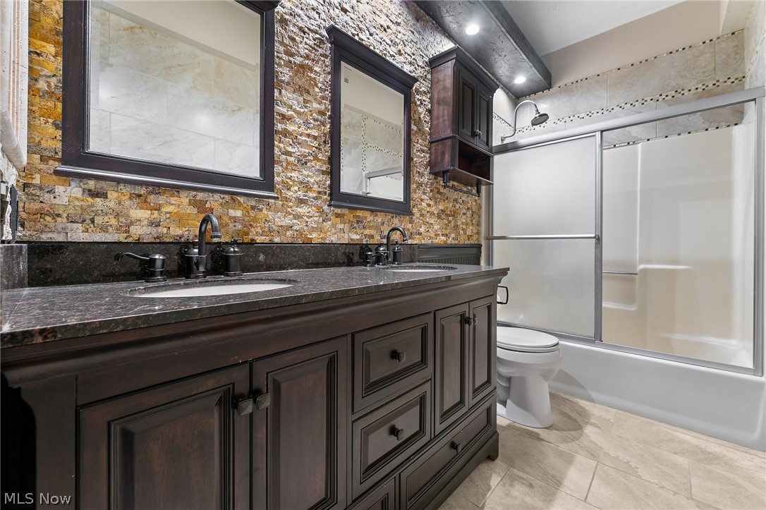 1303 Red Tail Hawk Court Boardman OH 44512