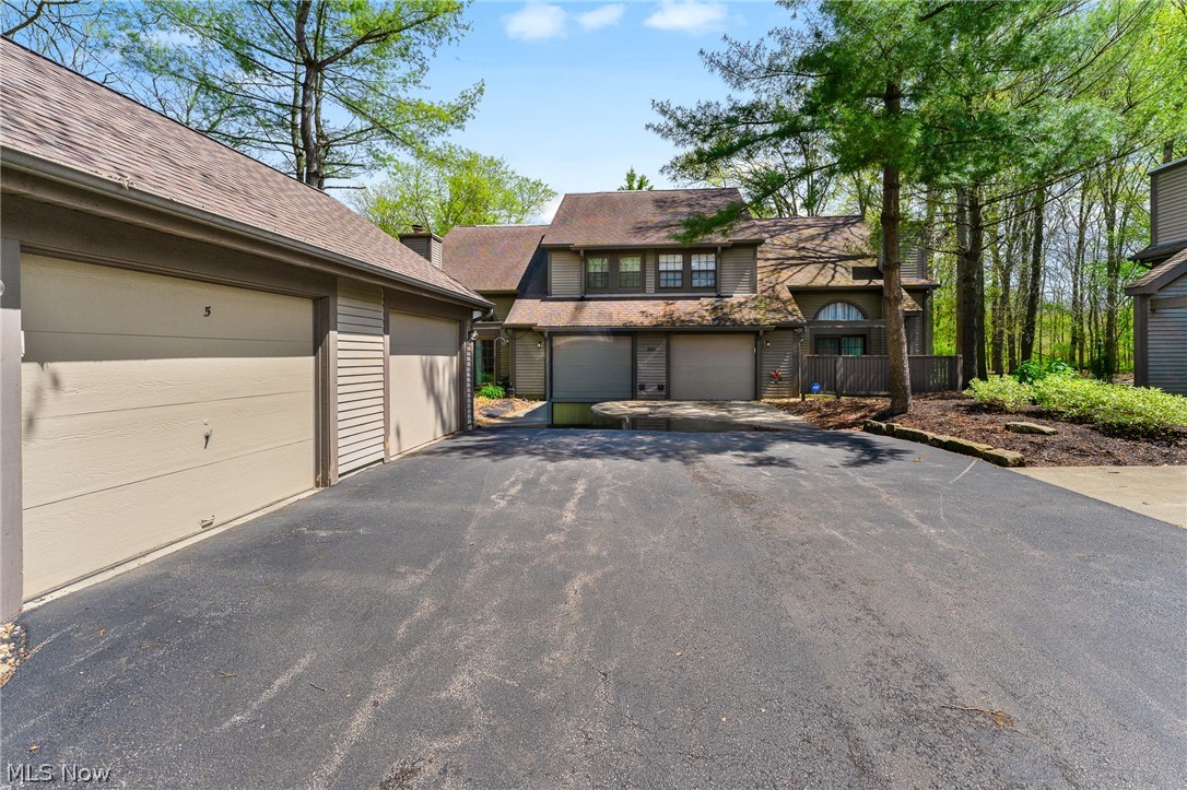 1303 Red Tail Hawk Court Boardman OH 44512