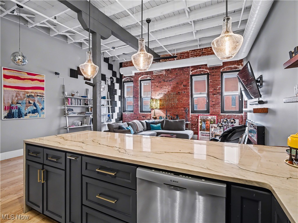 1133 W 9th Street Cleveland OH 44113