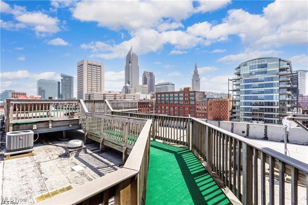 1133 W 9th Street Cleveland OH 44113