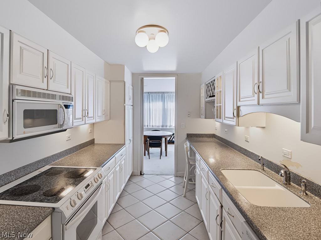 12700 Lake Avenue Lakewood OH 44107