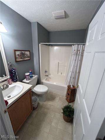 1313 Wynridge Avenue Louisville OH 44641